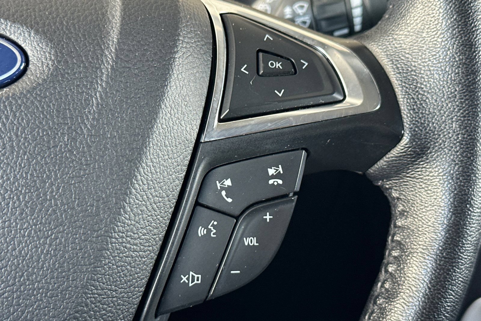 Certified 2024 Ford Edge SEL AWD/4WD image 37
