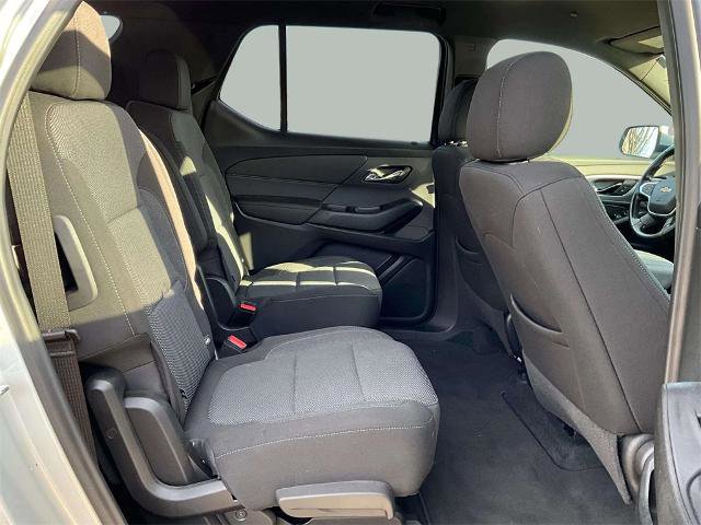 Used 2022 Chevrolet Traverse LT image 22