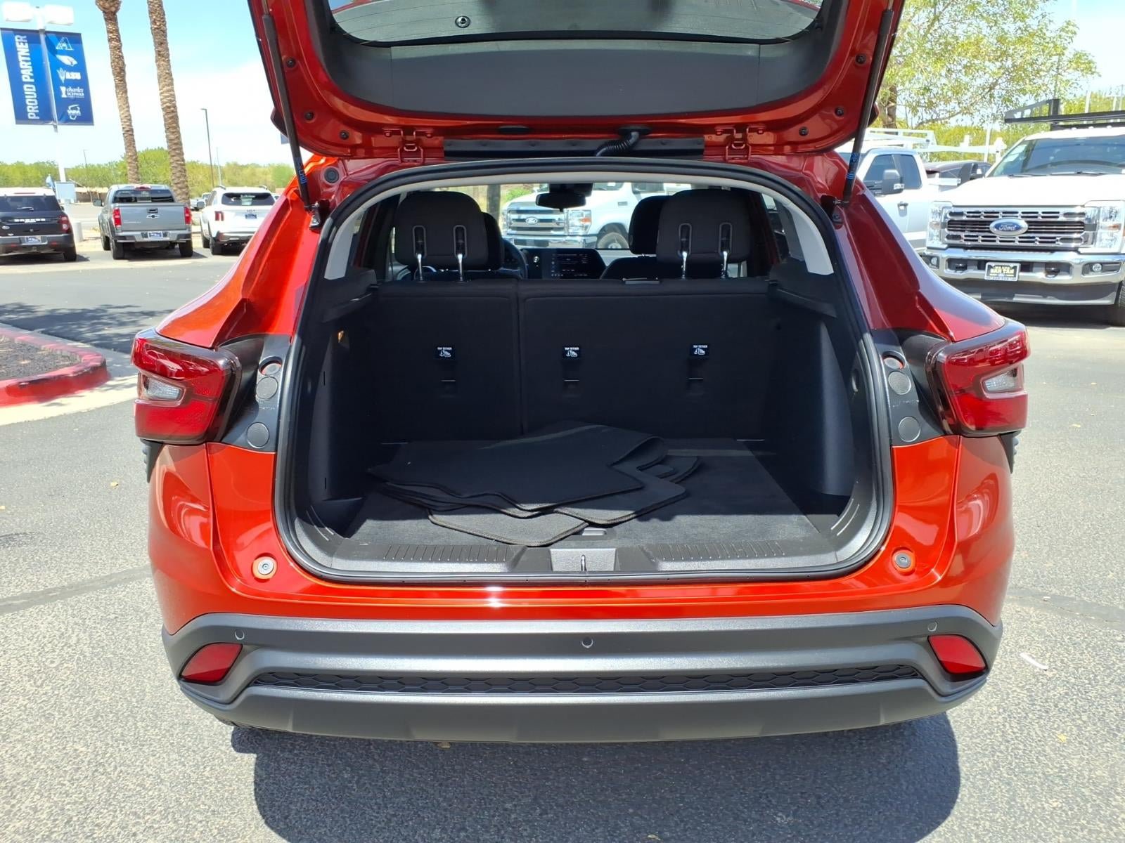 Used 2024 Chevrolet Trax LS w/ LS Convenience Package FWD image 16