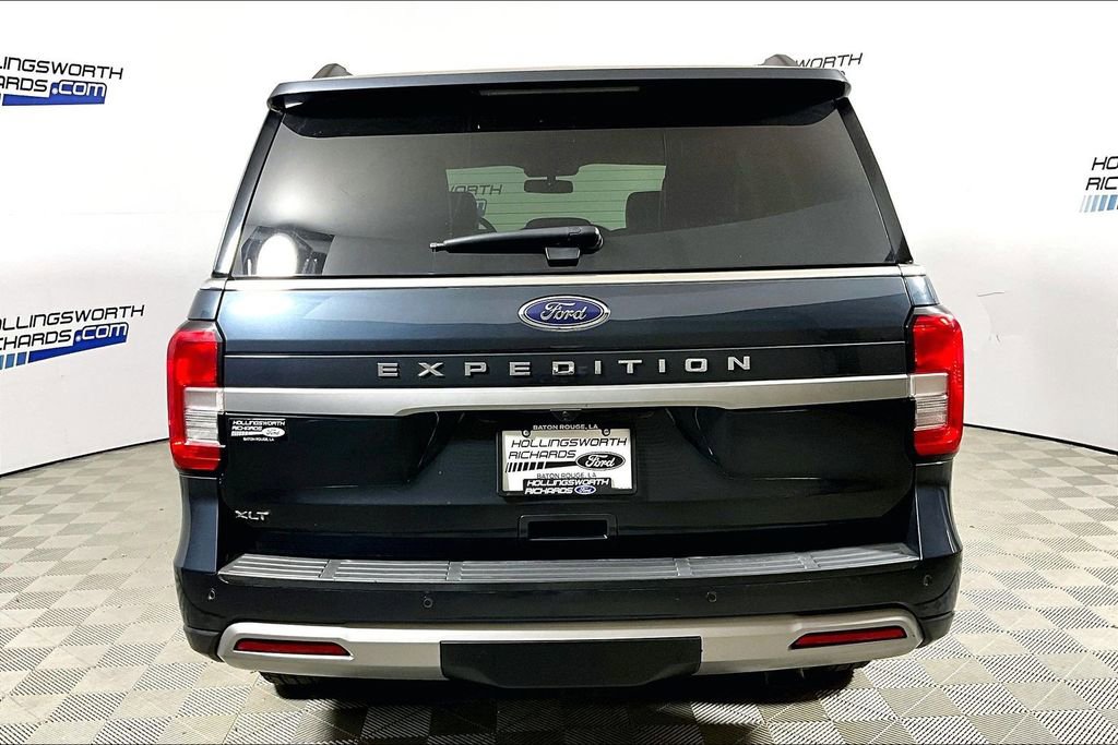 Certified 2024 Ford Expedition XLT image 4