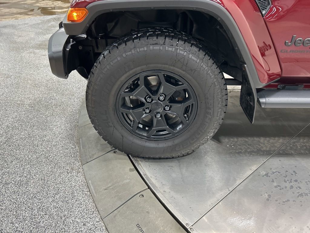 Used 2021 Jeep Gladiator Willys image 27
