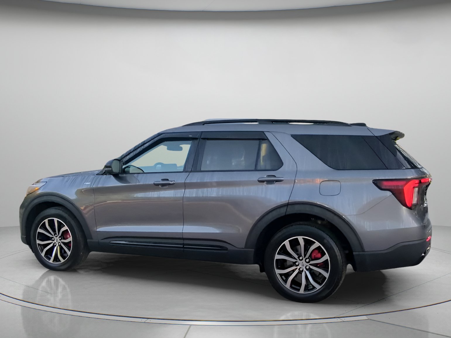 Certified 2026 Ford Explorer ST-Line w/ ST-Line Street Pack RWD image 18