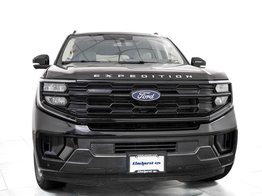 Certified 2025 Ford Expedition Active AWD/4WD image 3