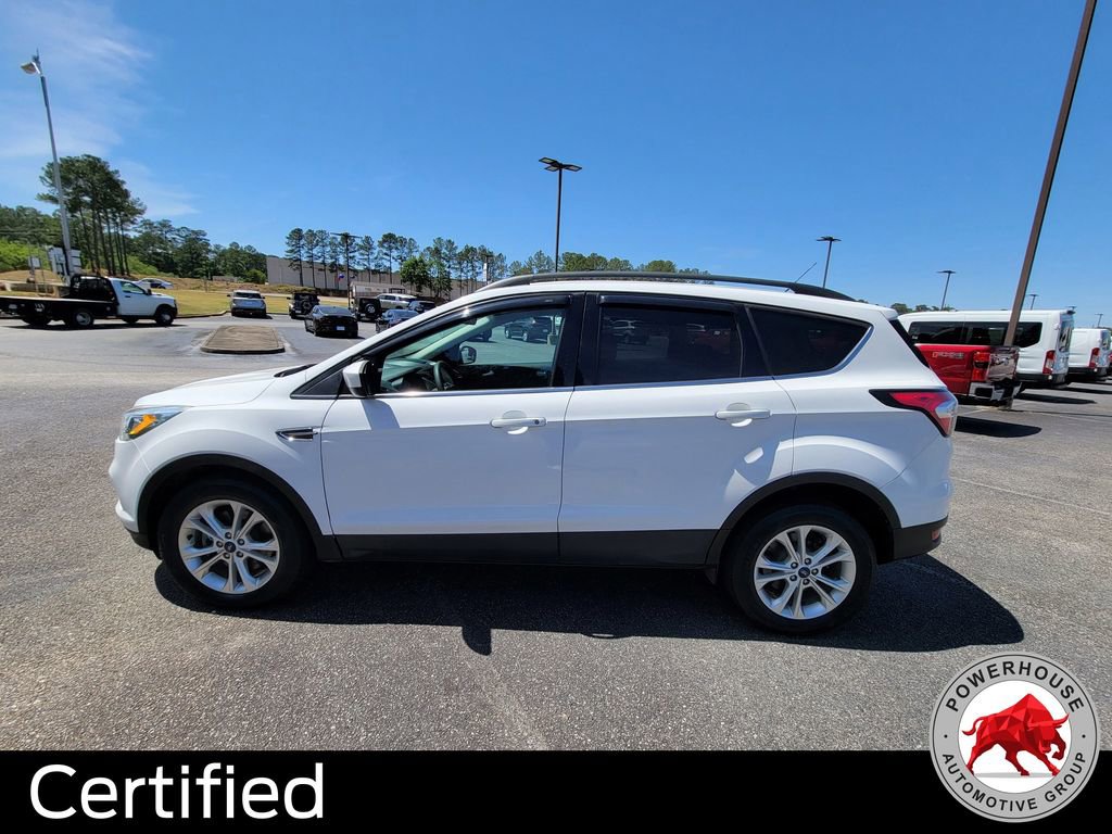Certified 2017 Ford Escape SE w/ Equipment Group 201A image 3
