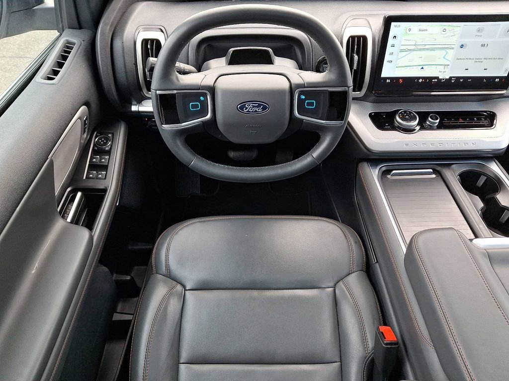 Certified 2025 Ford Expedition Active image 13