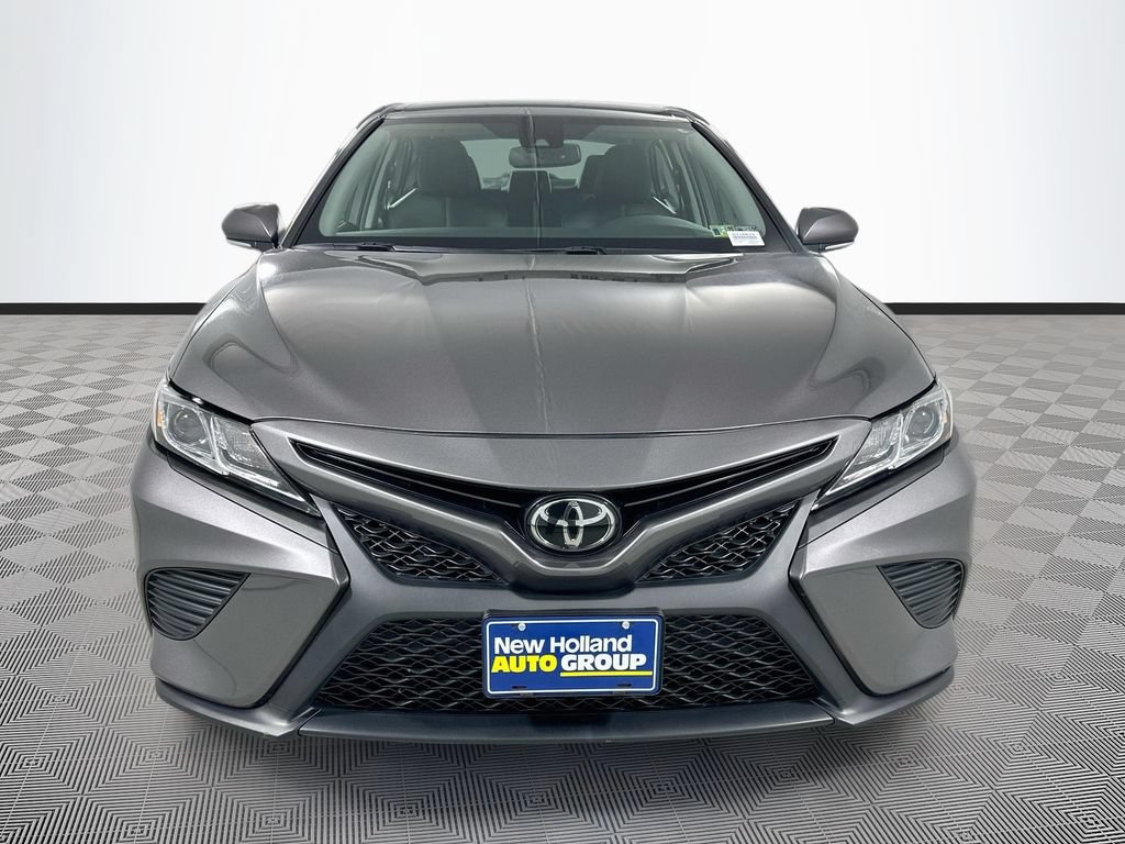 Used 2019 Toyota Camry SE w/ Convenience Package FWD image 3