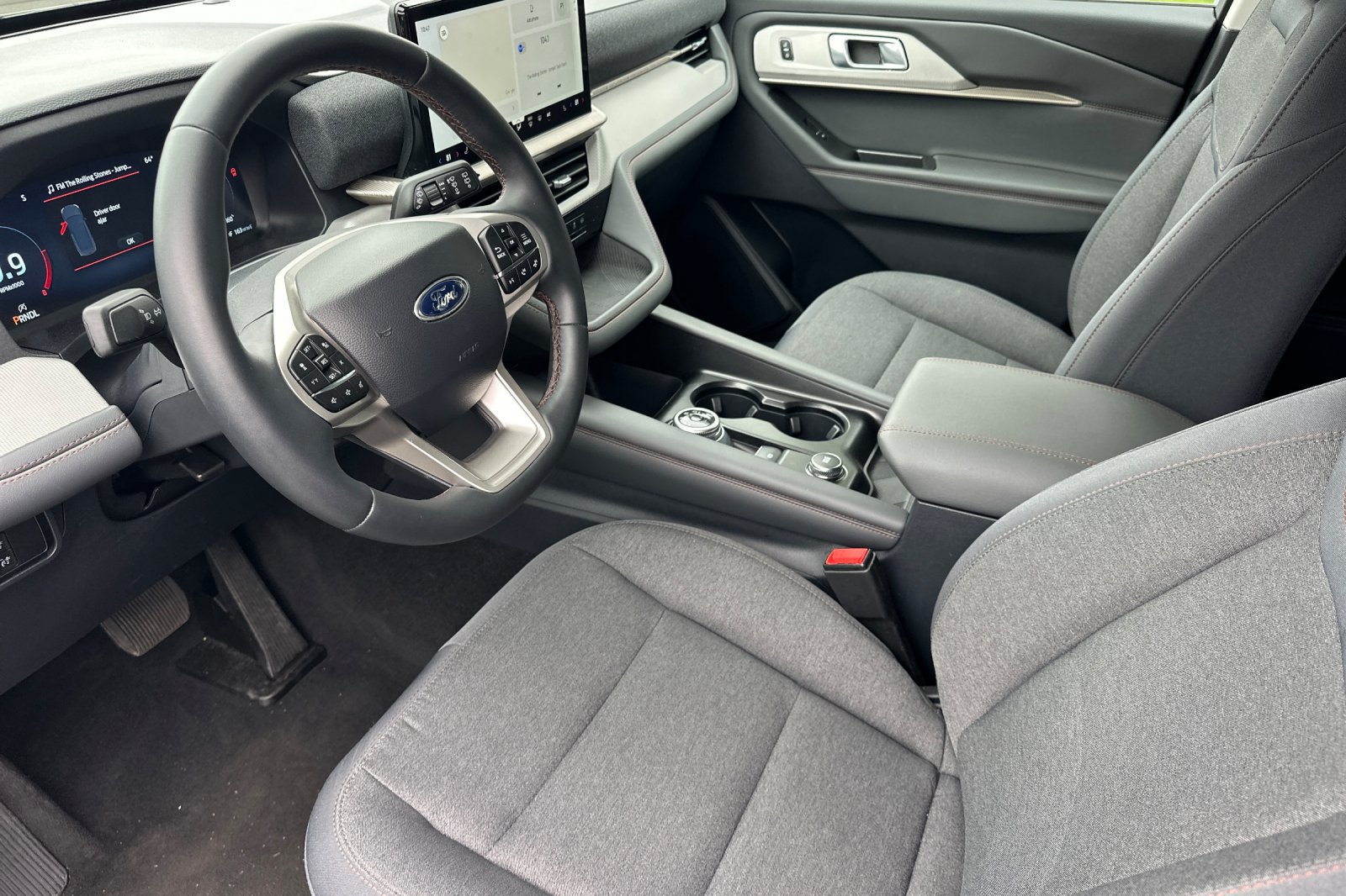 Certified 2026 Ford Explorer Active RWD image 9