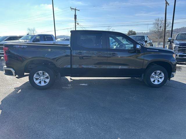 Used 2025 Chevrolet Silverado 1500 LT image 2