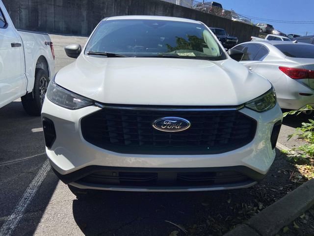 Certified 2024 Ford Escape Active FWD image 2