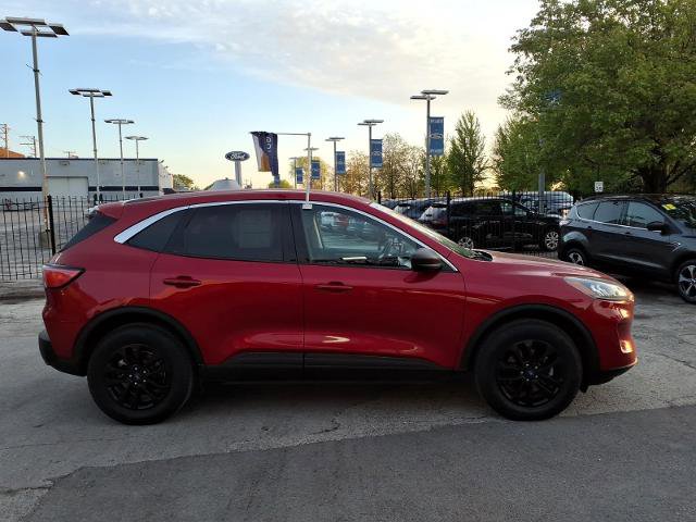 Certified 2022 Ford Escape SE w/ Convenience Package AWD/4WD image 2