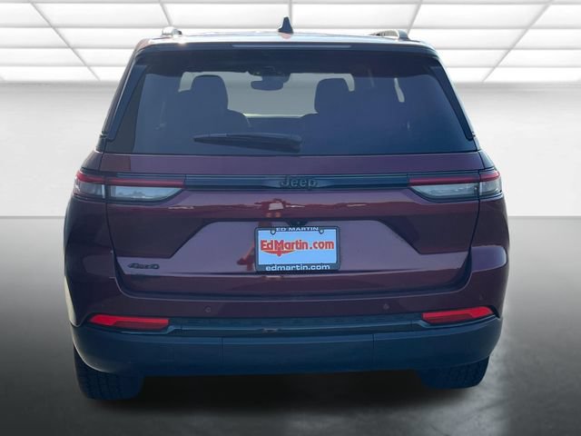Used 2024 Jeep Grand Cherokee Altitude AWD/4WD image 6