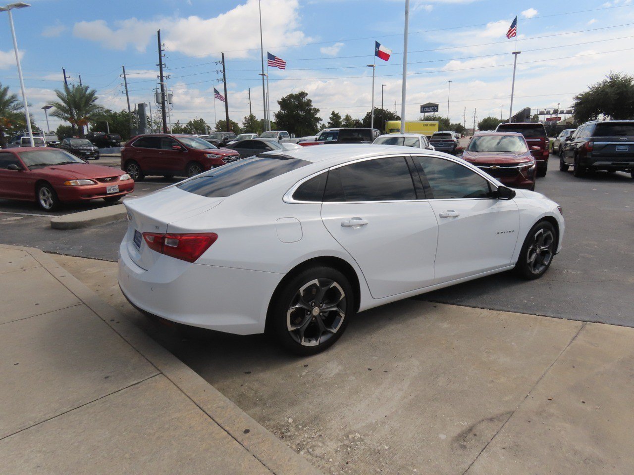 Used 2024 Chevrolet Malibu LT FWD image 9