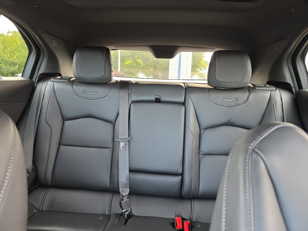 Used 2021 Cadillac XT4 Luxury w/ Cold Weather Package AWD/4WD image 40