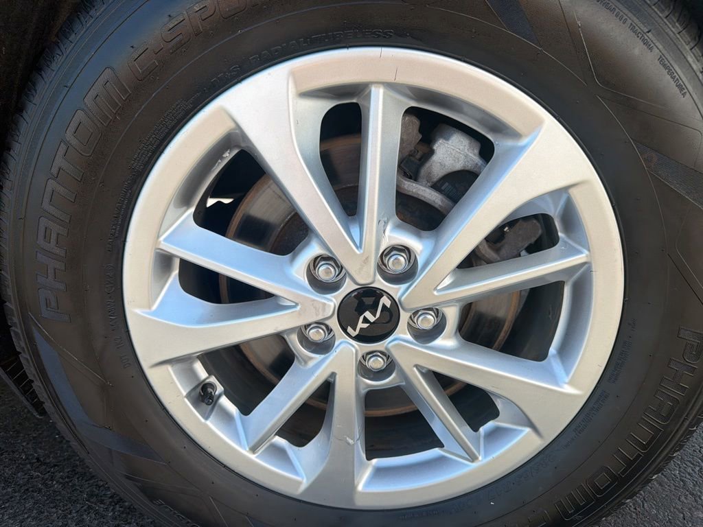 Used 2024 Kia Carnival LX FWD image 50
