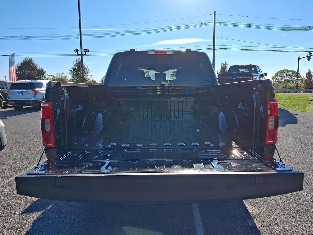 Certified 2022 Ford F150 XLT w/ Equipment Group 302A High image 31