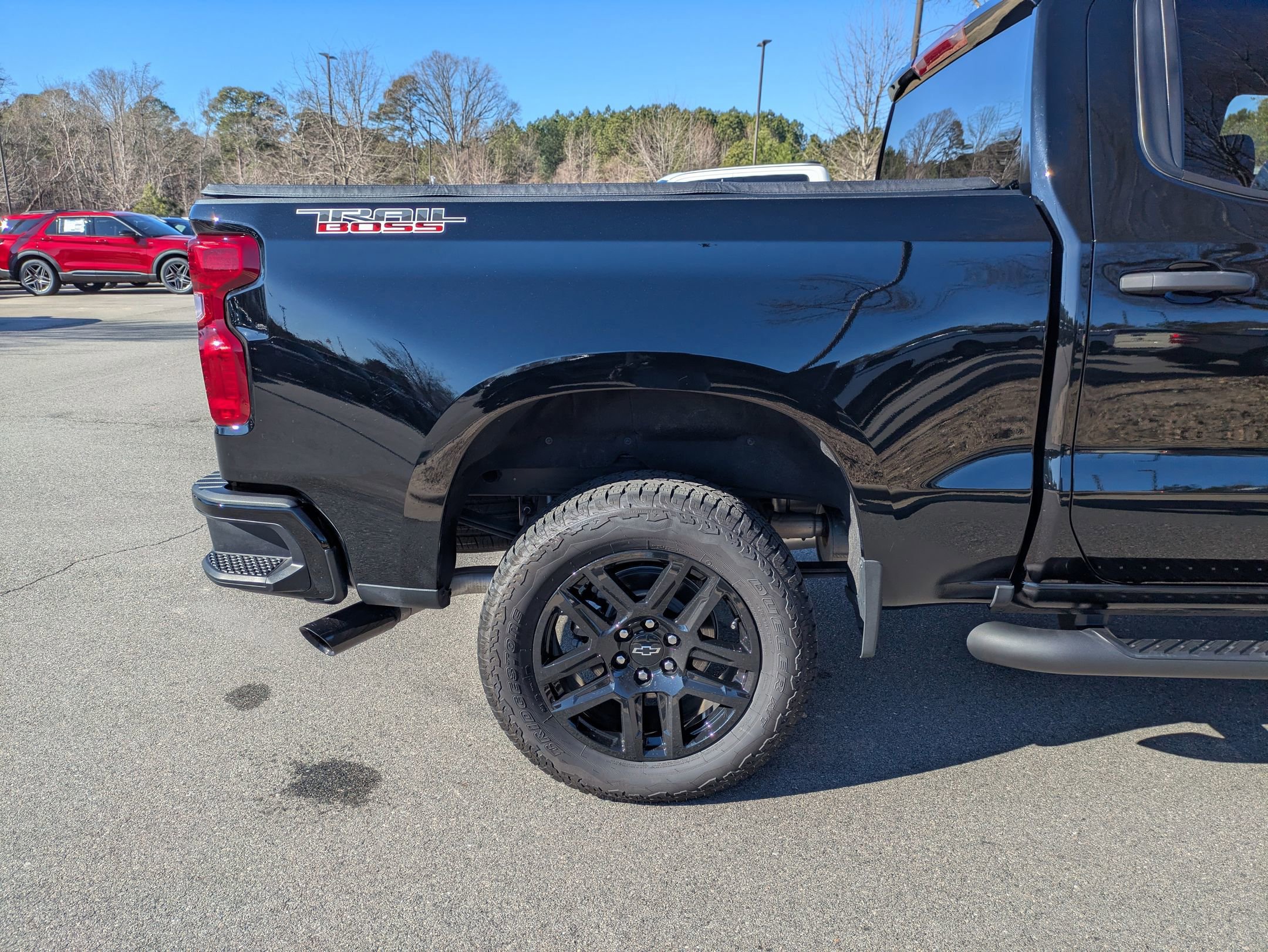 Used 2025 Chevrolet Silverado 1500 Custom Trail Boss w/ Turbomax Blackout Package image 7