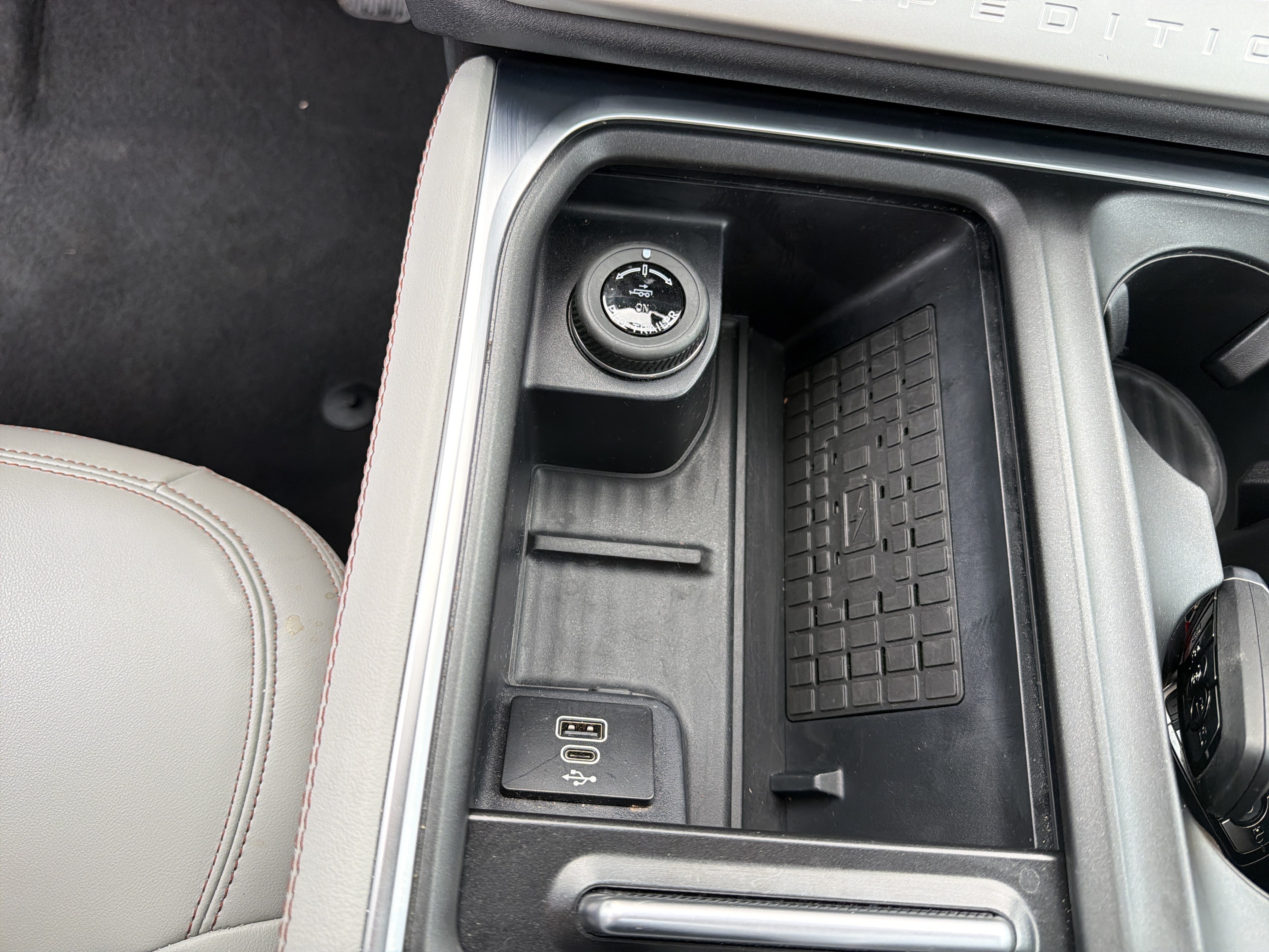 Certified 2025 Ford Expedition Active AWD/4WD image 47