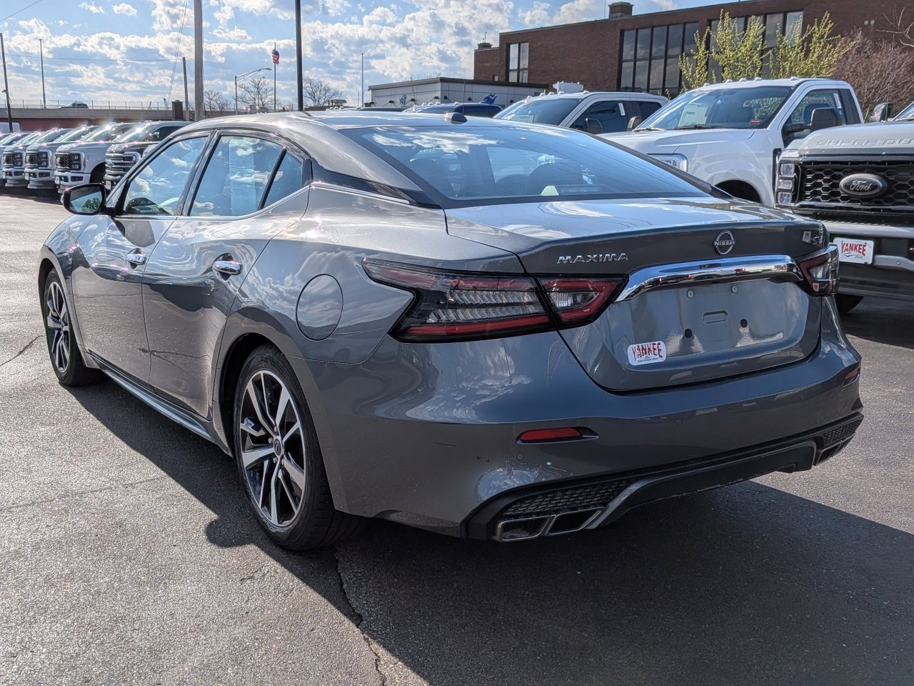 Used 2023 Nissan Maxima SV w/ Floor Mat Group FWD image 6