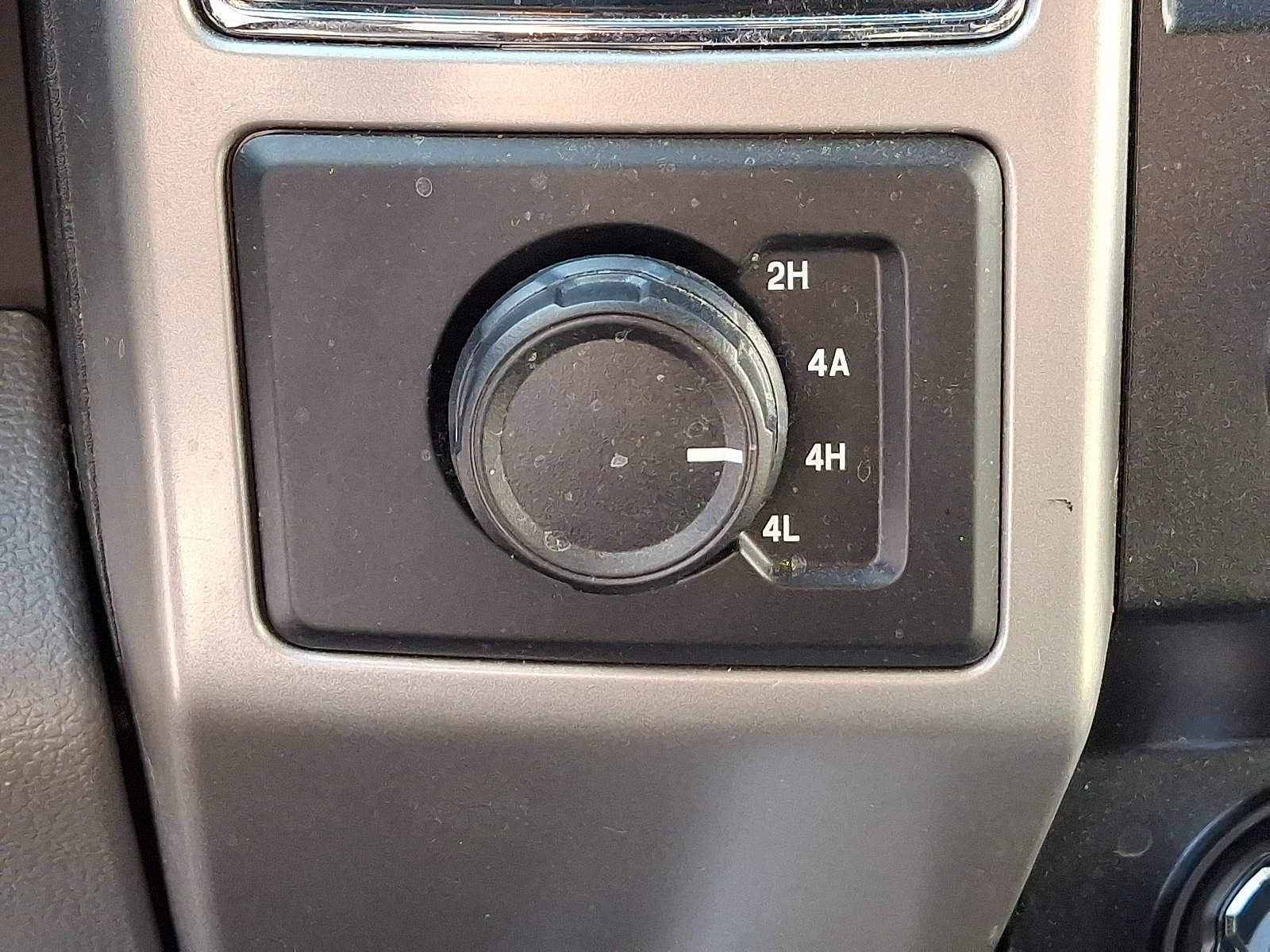 Certified 2019 Ford F150 Lariat image 25