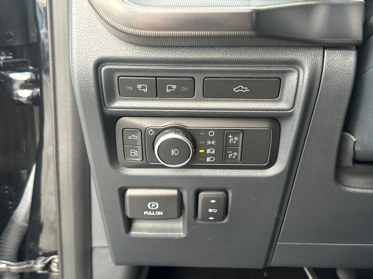 Certified 2022 Ford F150 Platinum w/ Equipment Group 701A High AWD/4WD image 34