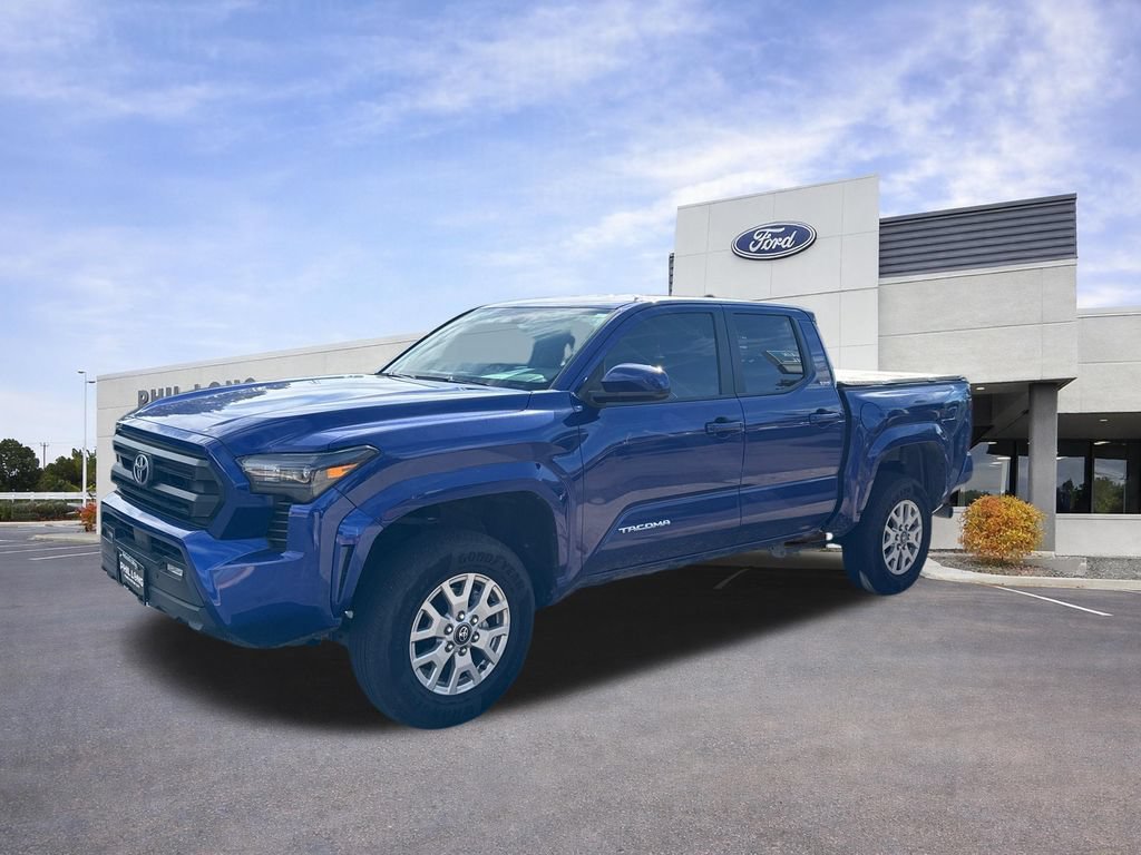 Used 2025 Toyota Tacoma SR5 AWD/4WD image 4