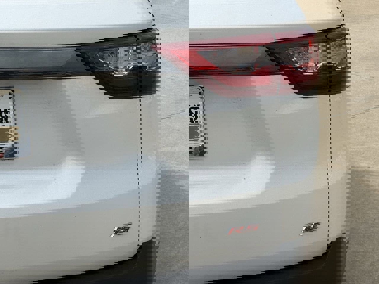 Used 2021 Chevrolet Traverse RS image 8