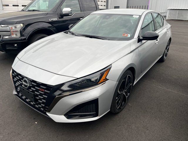 Used 2024 Nissan Altima 2.5 SR FWD image 3