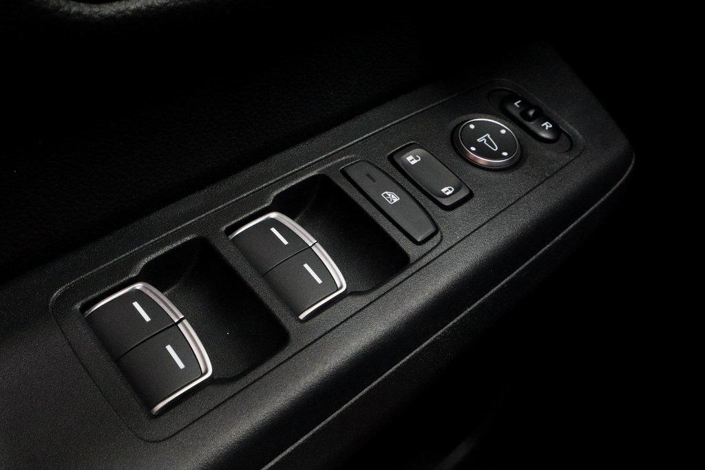 Used 2025 Honda CR-V EX-L image 27