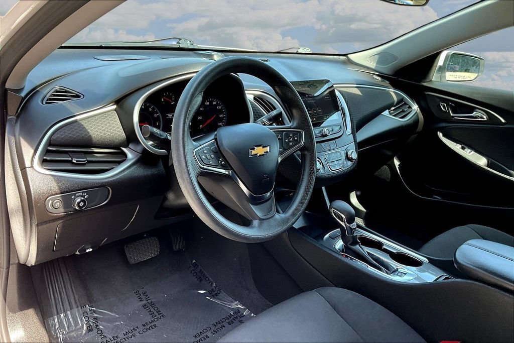 Used 2023 Chevrolet Malibu LT FWD image 19