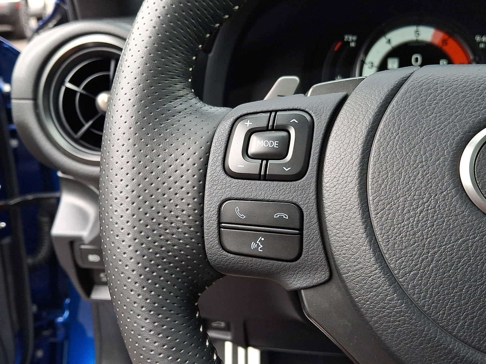 Used 2023 Lexus IS 500 RWD image 22