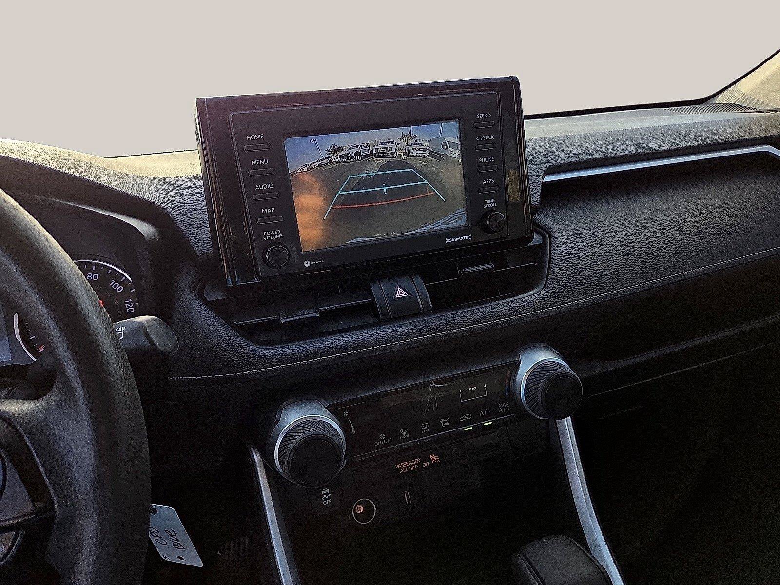 Used 2021 Toyota RAV4 LE FWD image 16