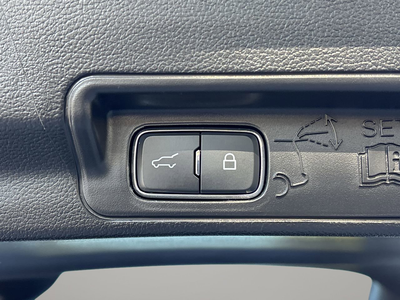 Certified 2025 Ford Explorer Platinum w/ Ultimate Package image 9