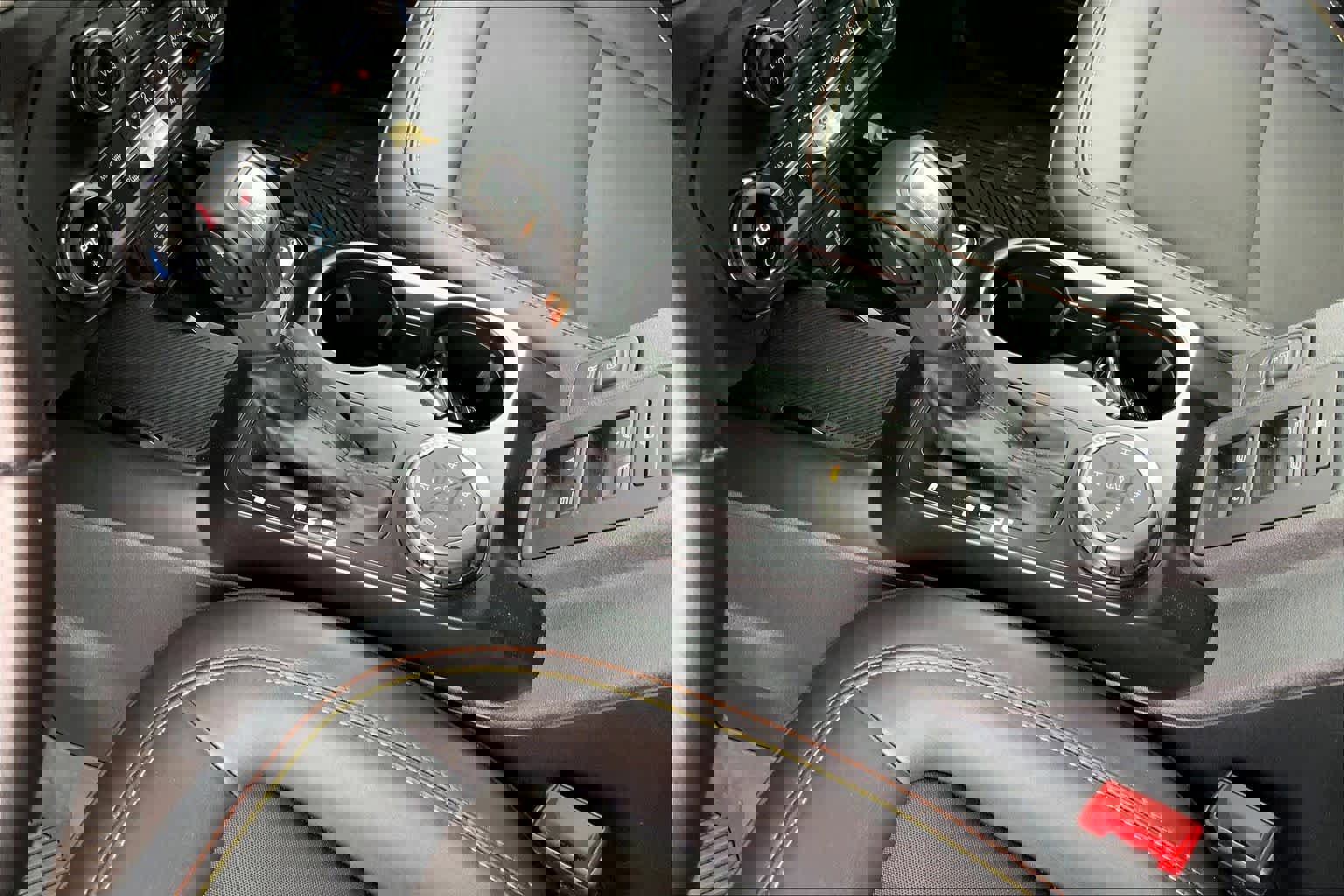 Certified 2025 Ford Bronco Big Bend w/ Black Diamond Package image 15