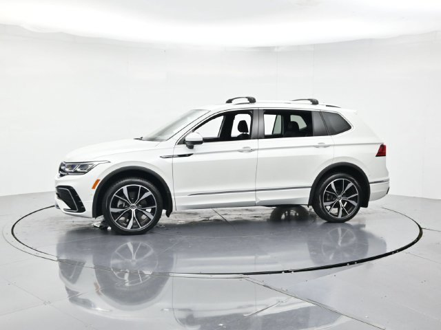 Used 2023 Volkswagen Tiguan SEL R-Line AWD/4WD image 6