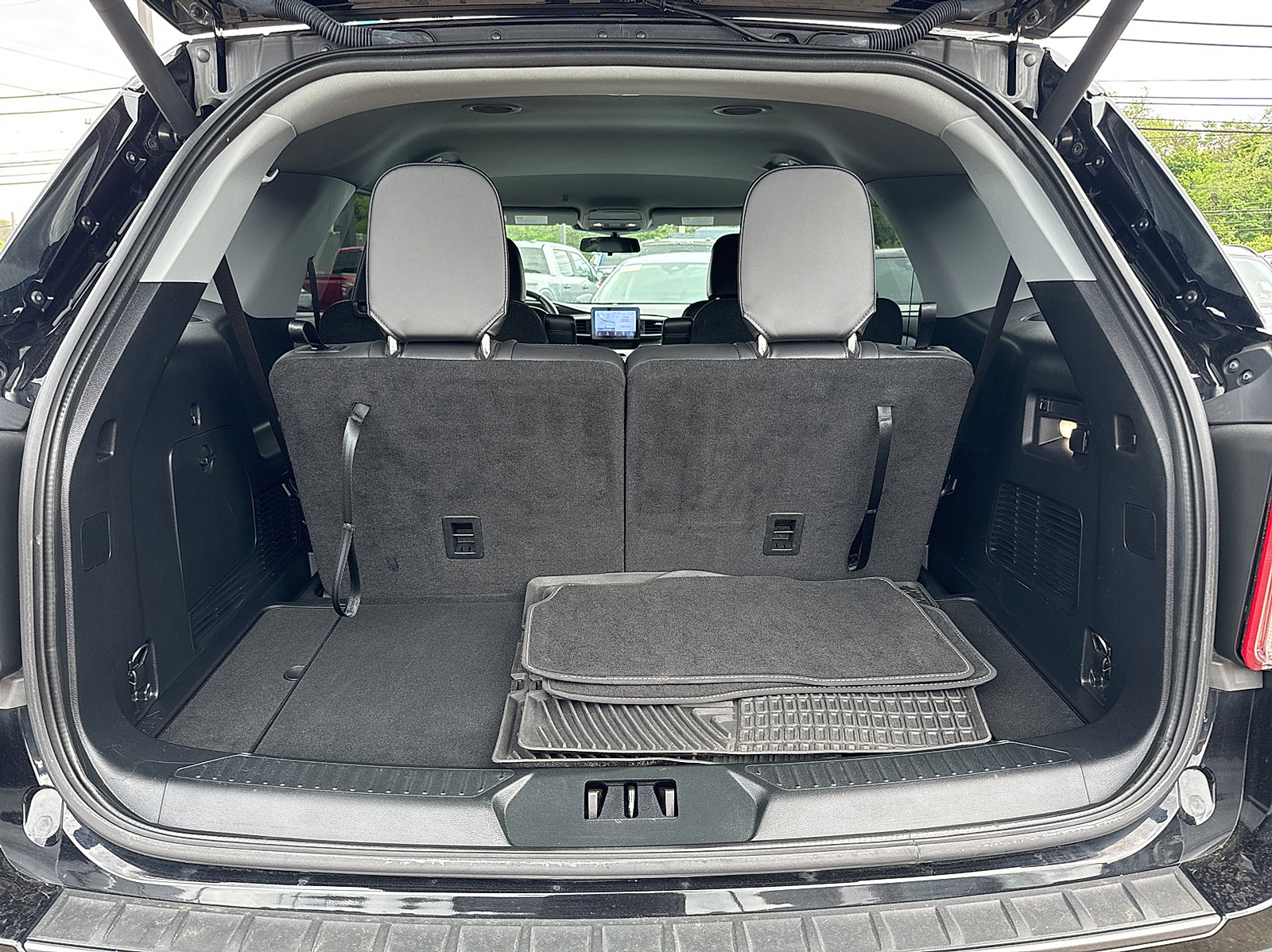 Certified 2023 Ford Explorer XLT w/ Equipment Group 202A AWD/4WD image 28