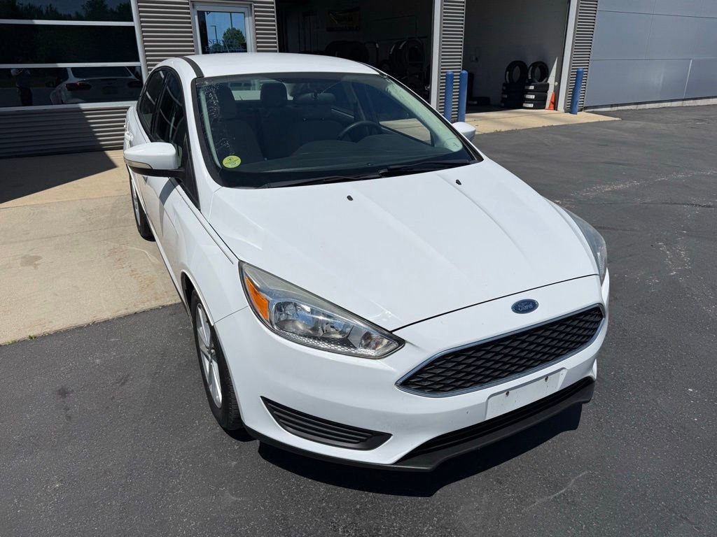 Certified 2017 Ford Focus SE FWD image 3