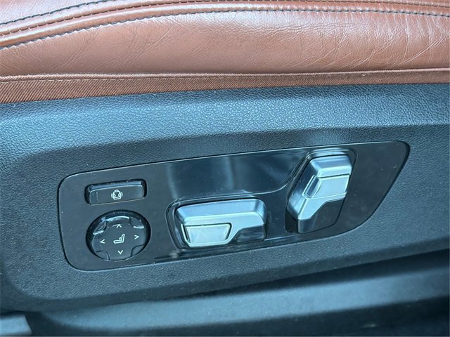 Used 2021 BMW X5 M50i w/ Executive Package image 26