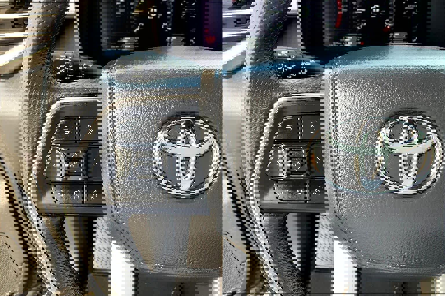 Used 2025 Toyota Tundra Limited w/ Power Package image 21