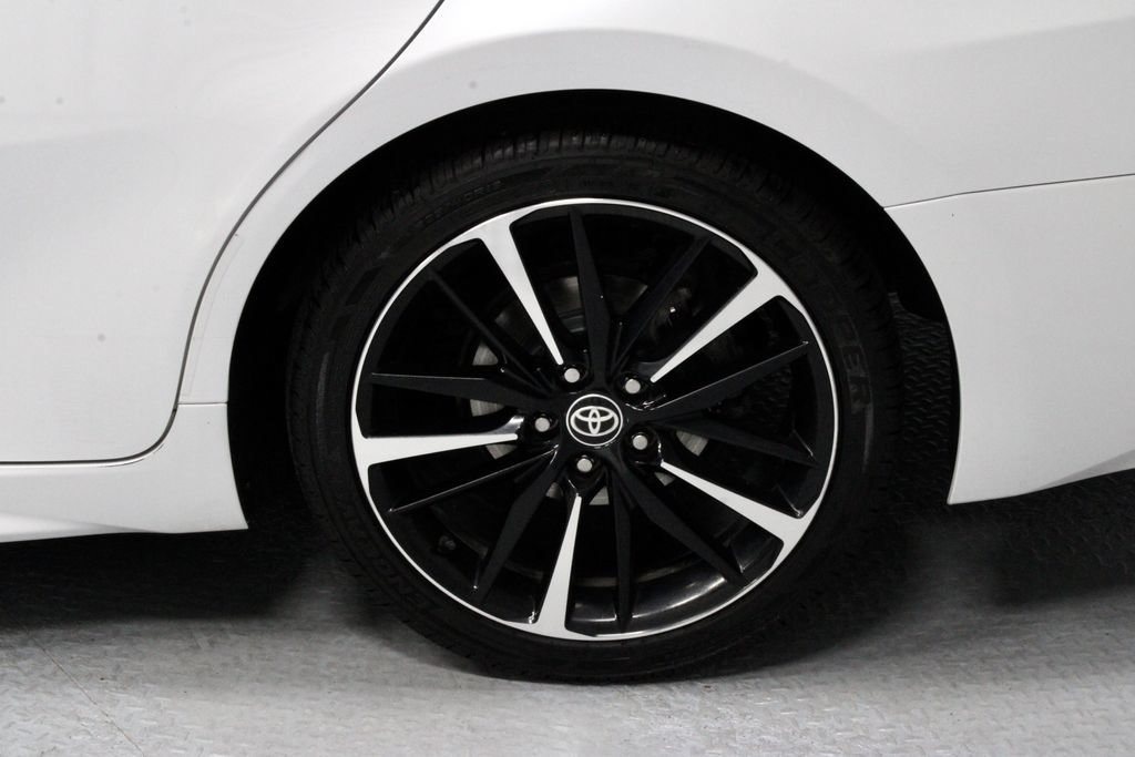 Used 2020 Toyota Camry XSE FWD image 18