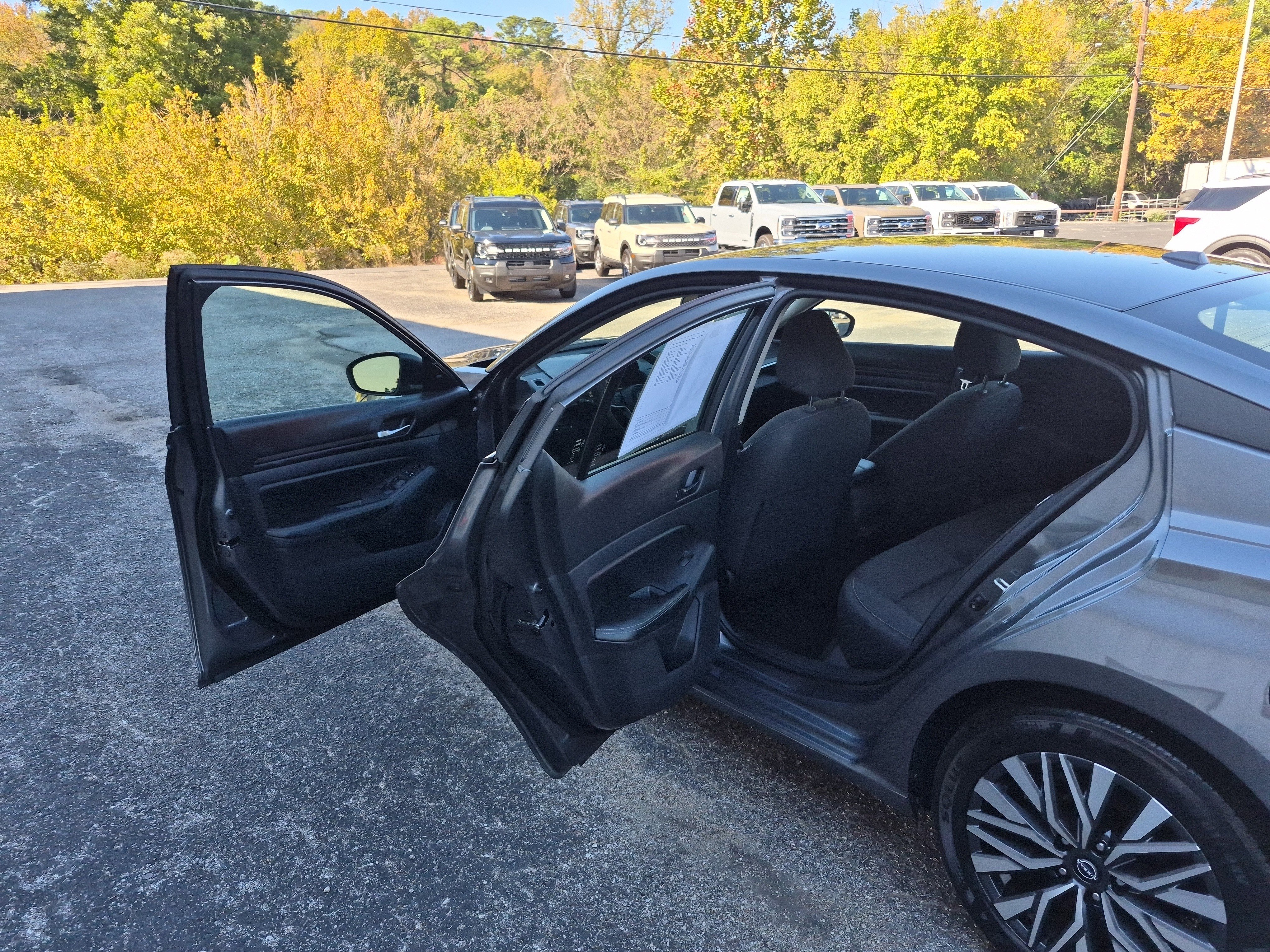 Used 2024 Nissan Altima 2.5 SV image 14