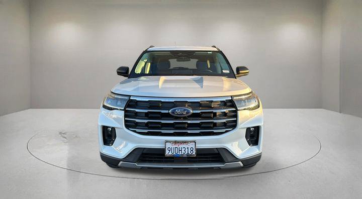 Certified 2025 Ford Explorer Active w/ Active Comfort Package RWD image 2