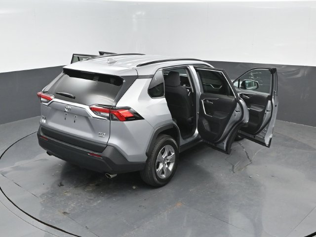Used 2025 Toyota RAV4 XLE AWD/4WD image 27