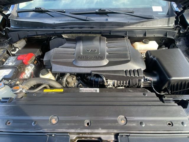Used 2021 Nissan Titan SV w/ SV Convenience Package image 12