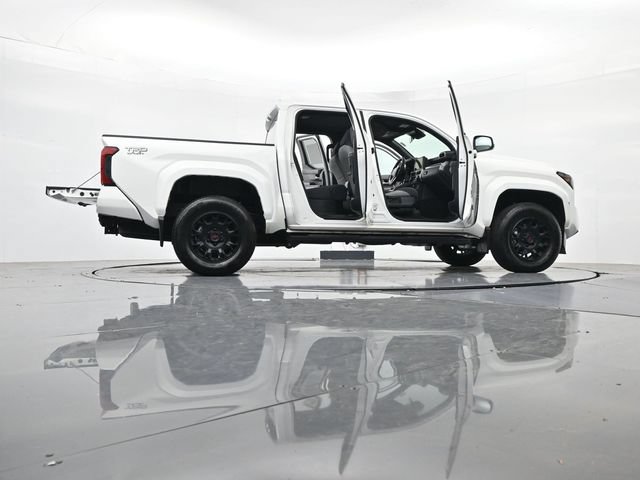 Used 2025 Toyota Tacoma TRD Sport AWD/4WD image 51
