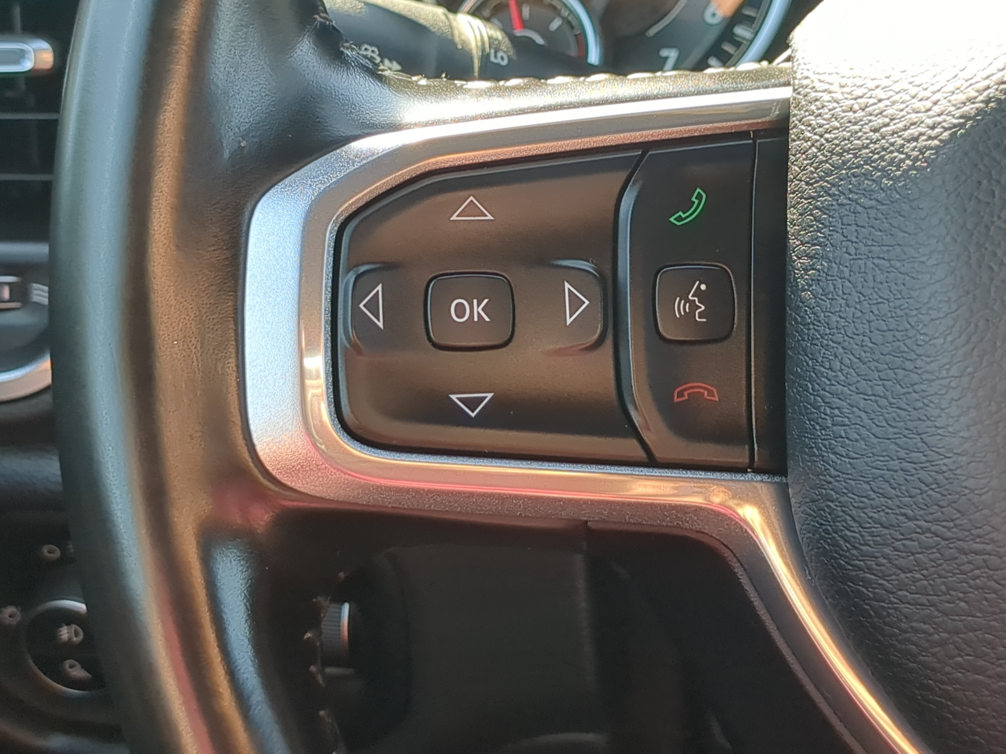 Used 2021 RAM 1500 Laramie w/ Sport Appearance Package AWD/4WD image 22