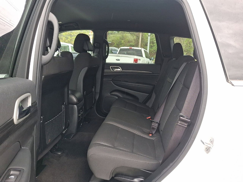 Used 2022 Jeep Grand Cherokee Laredo E AWD/4WD image 19