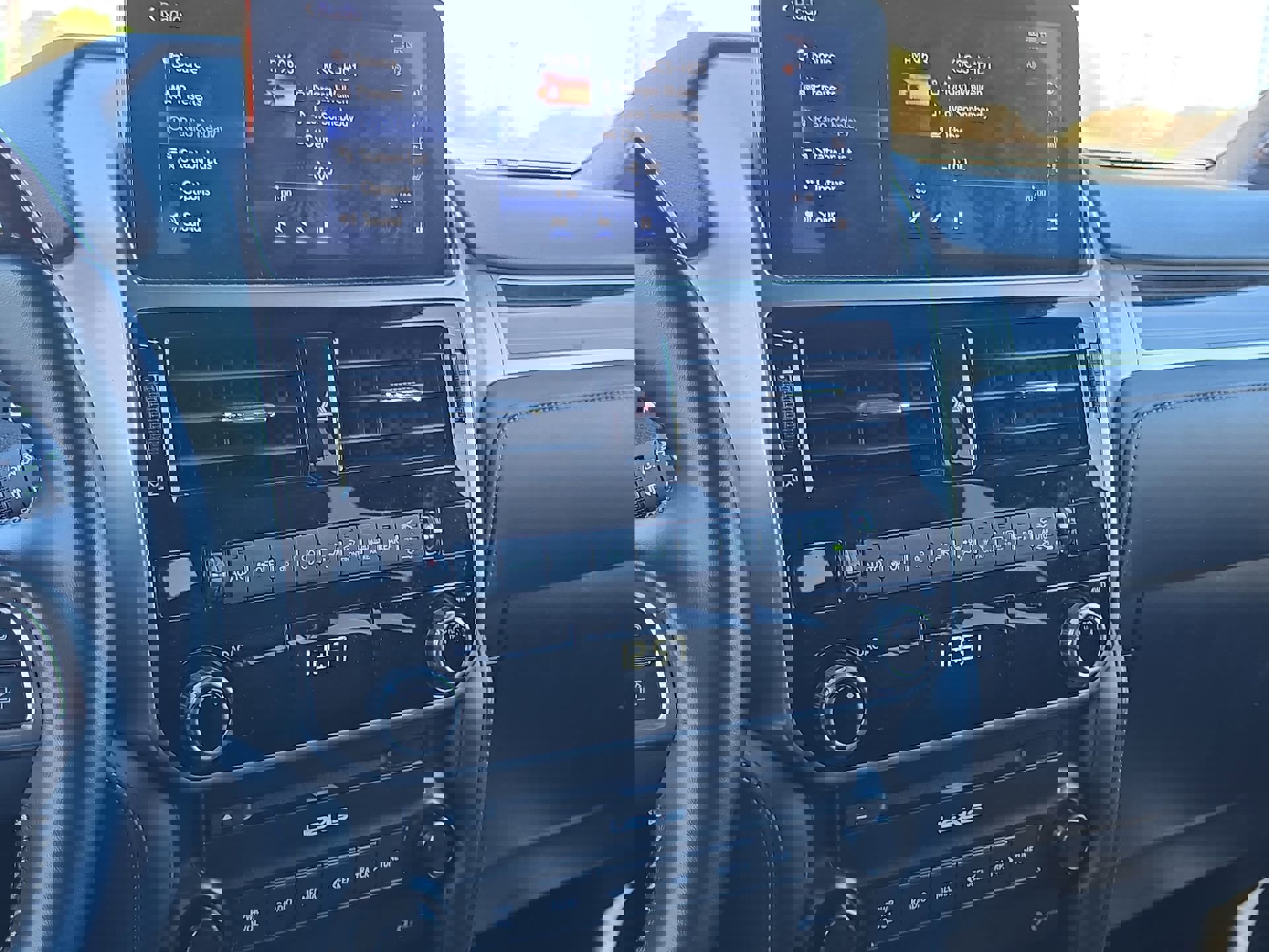 Used 2023 Lexus GX 460 Premium w/ Premium Package image 16