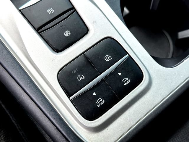 Certified 2023 Ford Explorer XLT RWD image 19