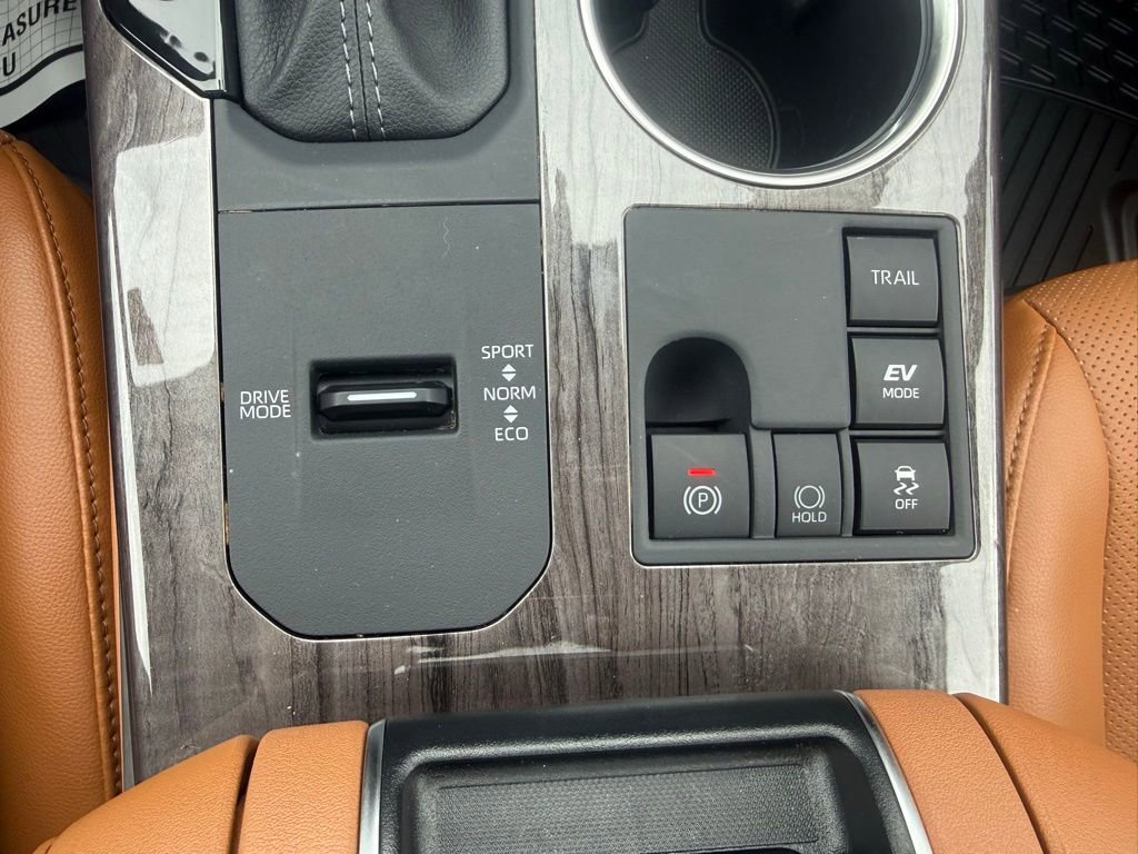 Used 2025 Toyota Highlander Platinum AWD/4WD image 27