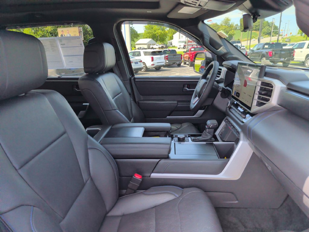 Used 2025 Toyota Tundra Platinum w/ TRD Off-Road Package AWD/4WD image 16